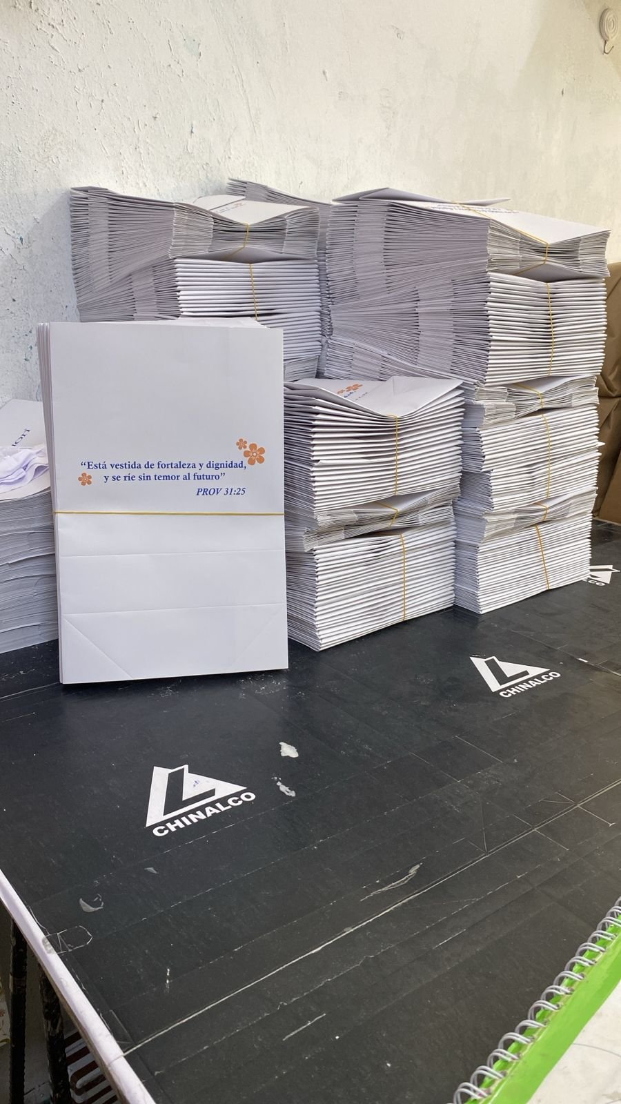 Cajas troqueladas para cosméticos con acabados premium producidas inhouse en Jagasher EIRL