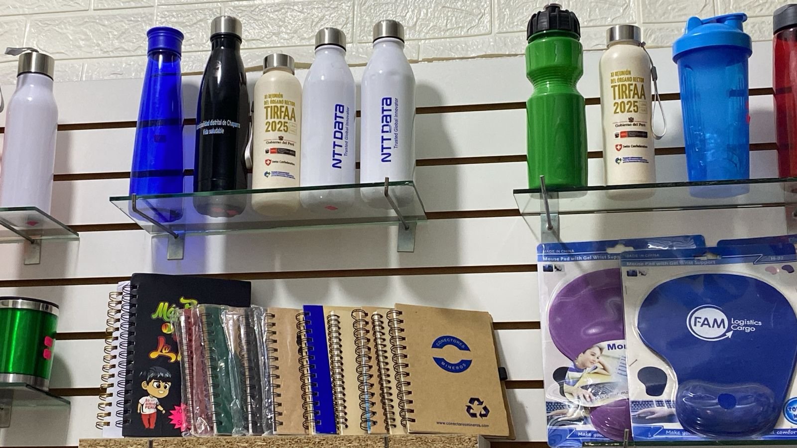 Control de calidad cromática – verificación Pantone en cada tiraje de impresión offset