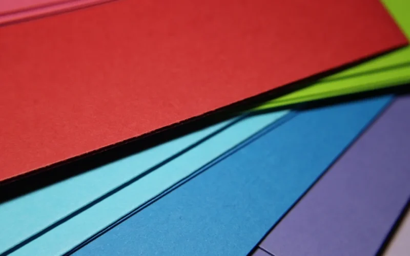 Guía completa de gramajes de papel: qué significa y cuándo usar cada uno