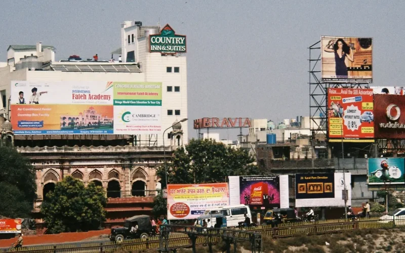 Instalación de gigantografías en Lima: estructuras, permisos municipales y costos